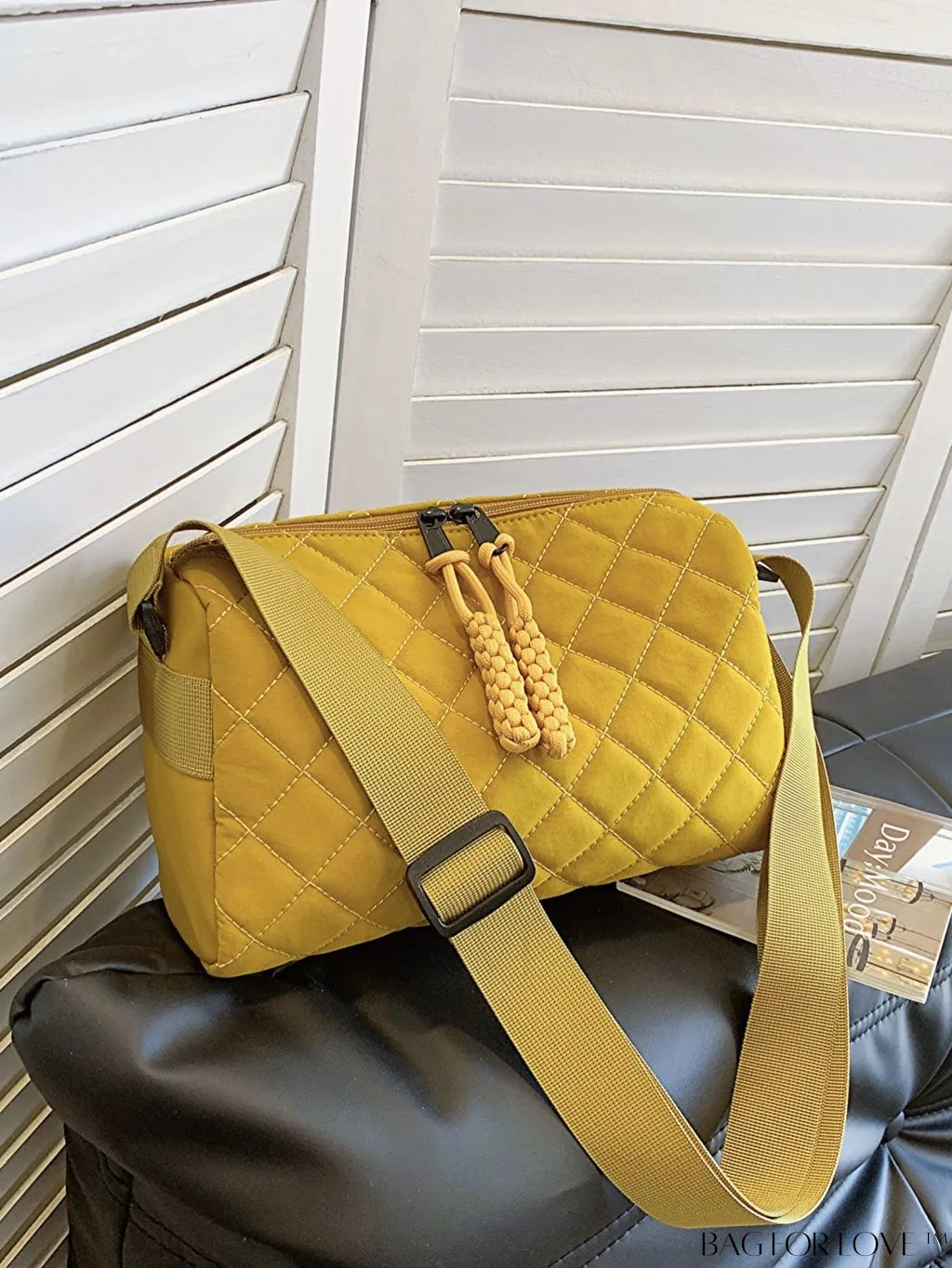 BagForLove - Chic Diamond Pattern Shoulder Bag - Fashionably Solid & Stylish