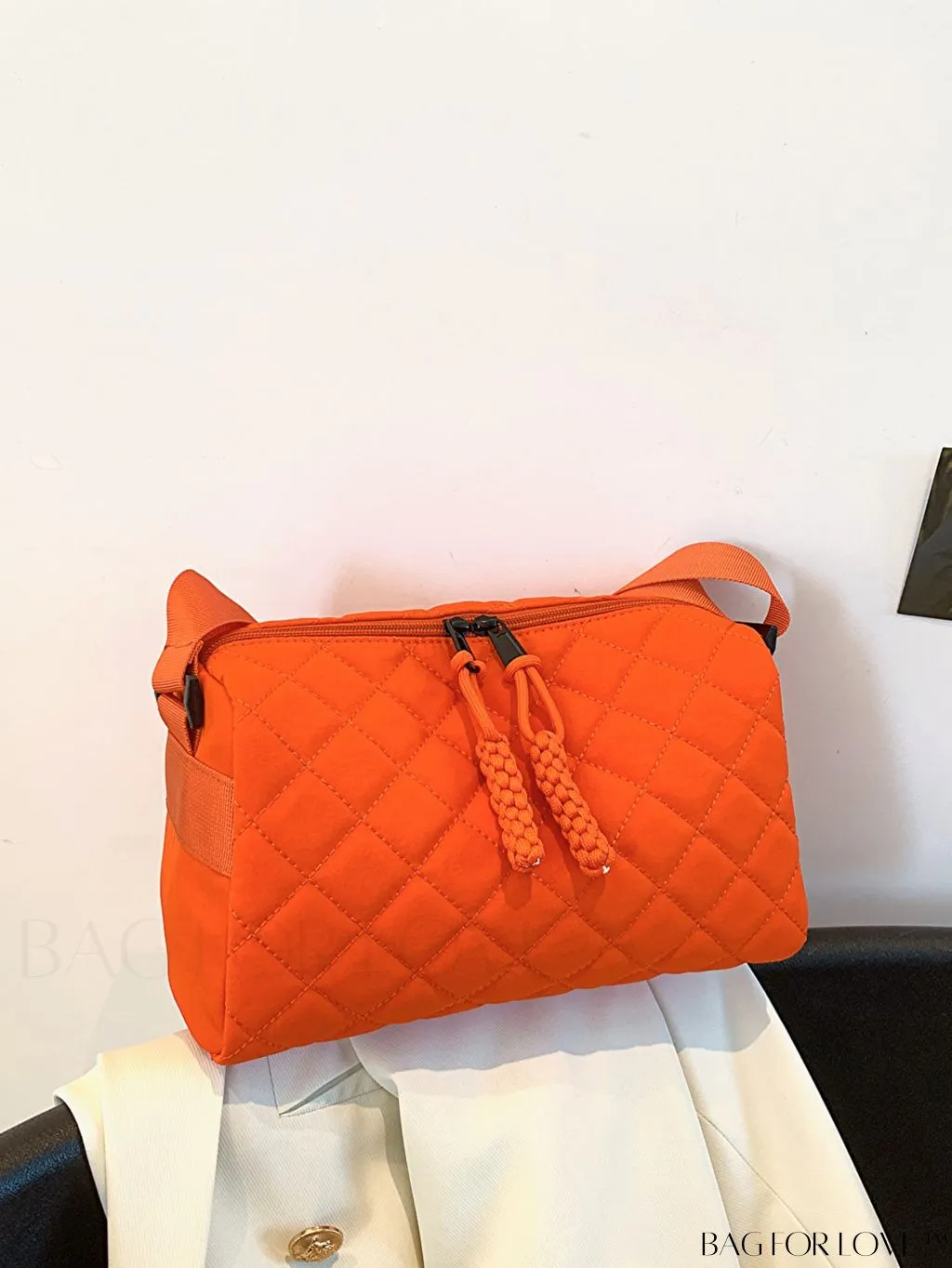 BagForLove - Chic Diamond Pattern Shoulder Bag - Fashionably Solid & Stylish