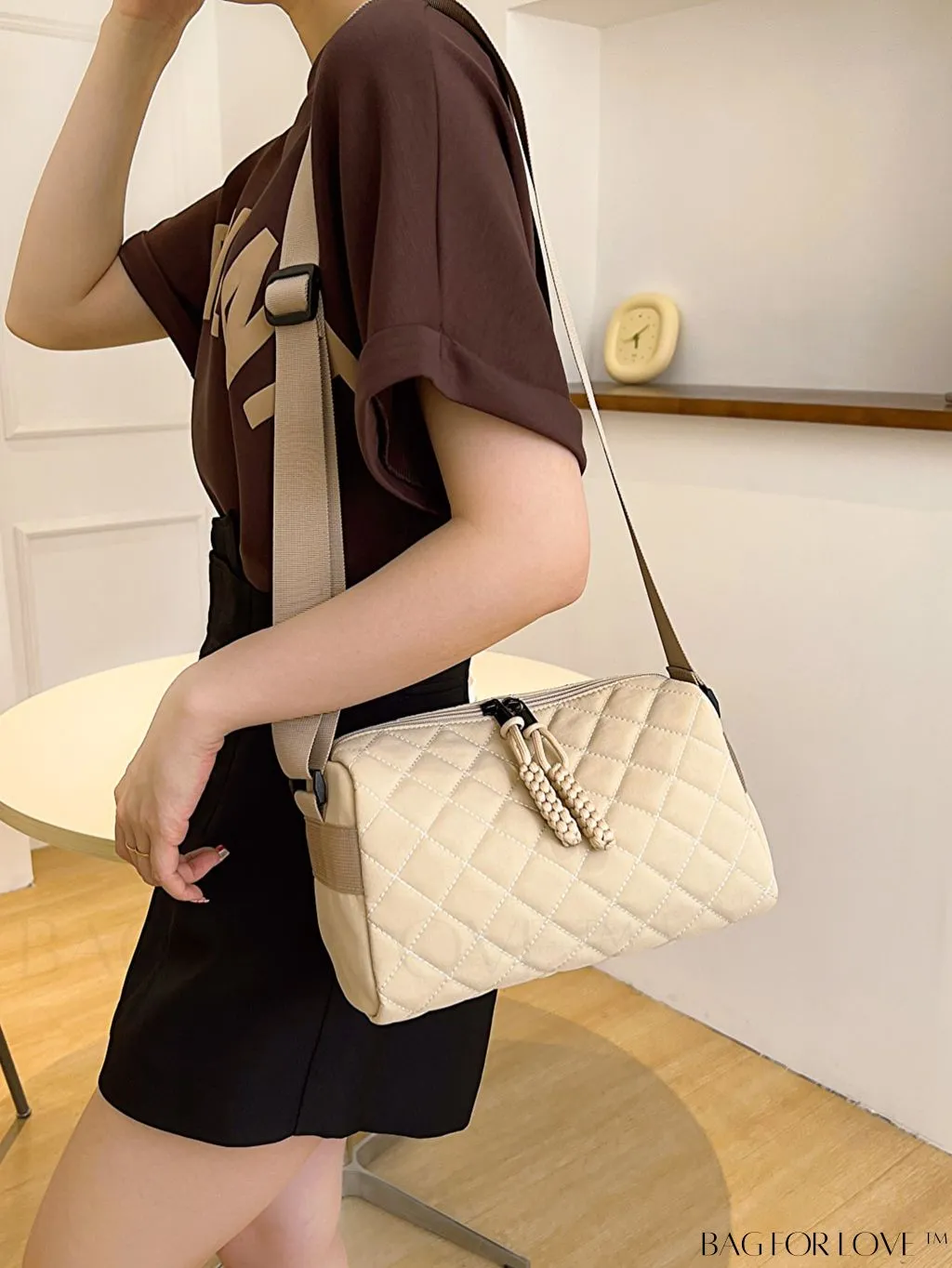BagForLove - Chic Diamond Pattern Shoulder Bag - Fashionably Solid & Stylish