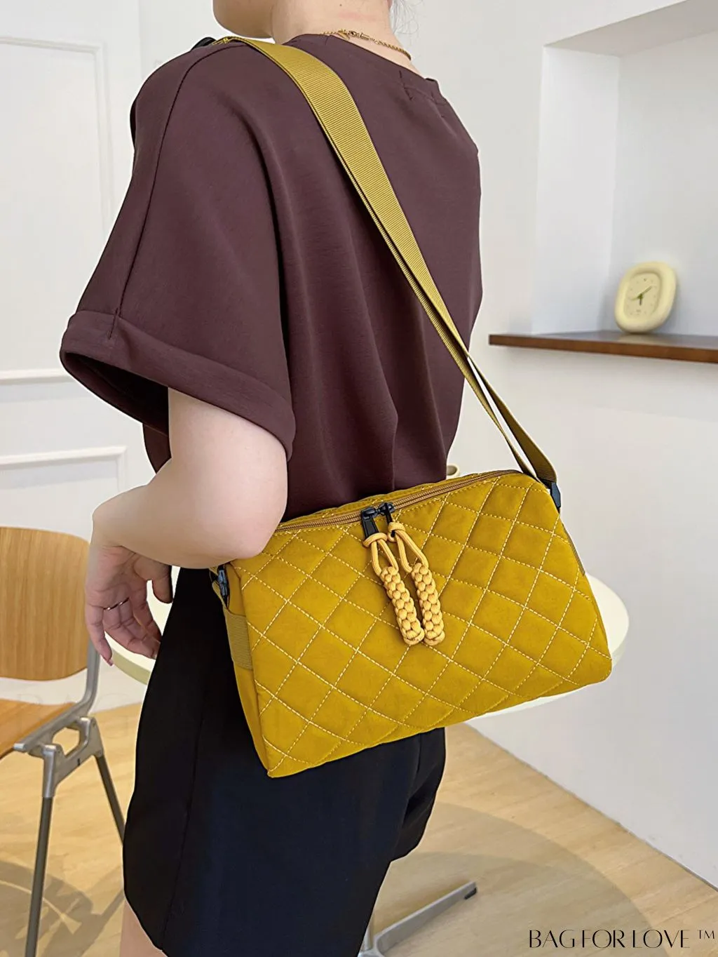 BagForLove - Chic Diamond Pattern Shoulder Bag - Fashionably Solid & Stylish