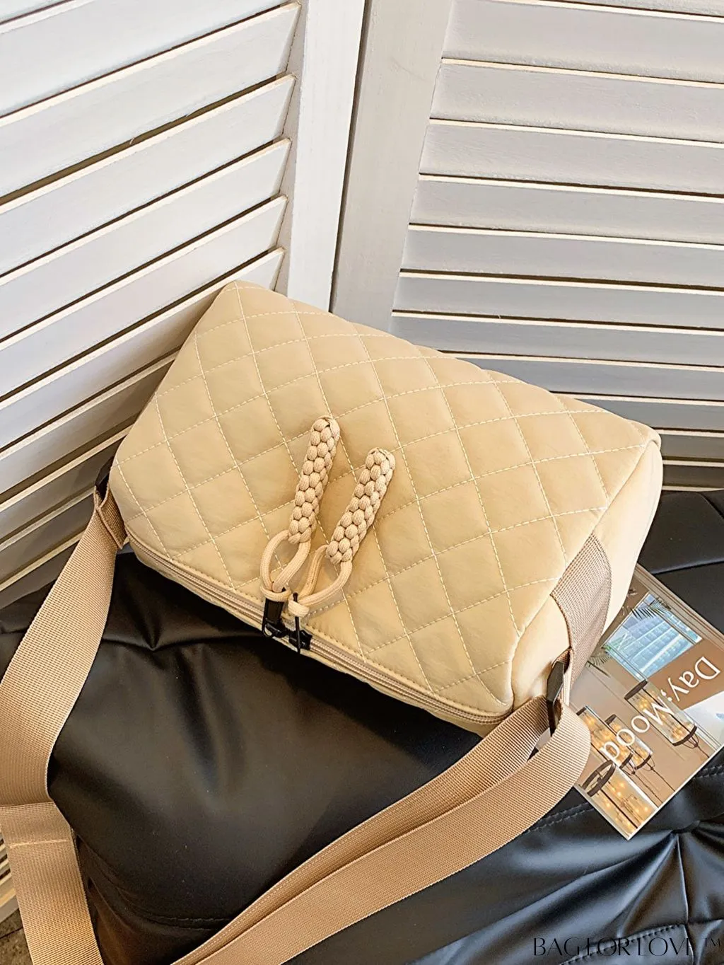 BagForLove - Chic Diamond Pattern Shoulder Bag - Fashionably Solid & Stylish