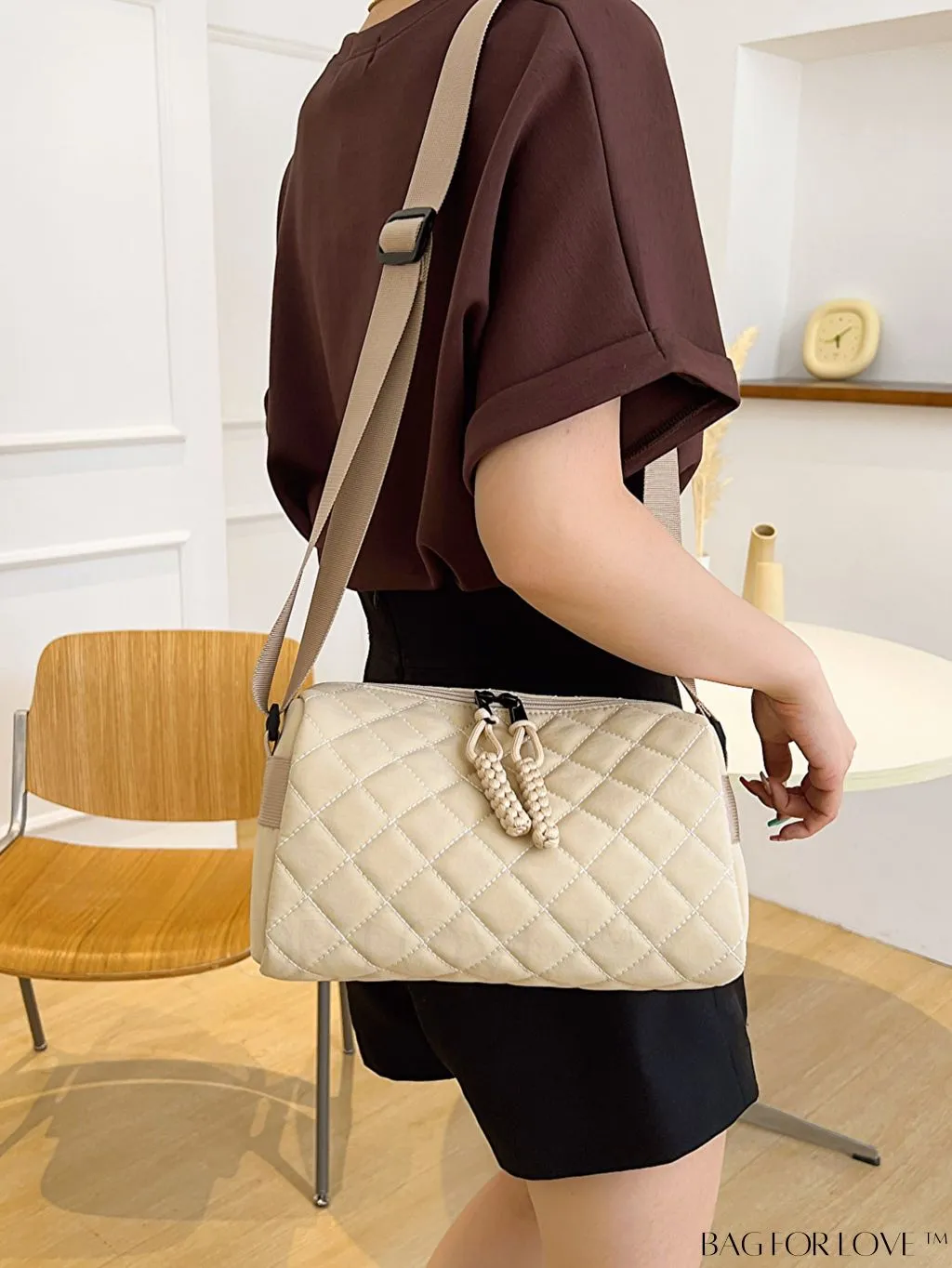 BagForLove - Chic Diamond Pattern Shoulder Bag - Fashionably Solid & Stylish