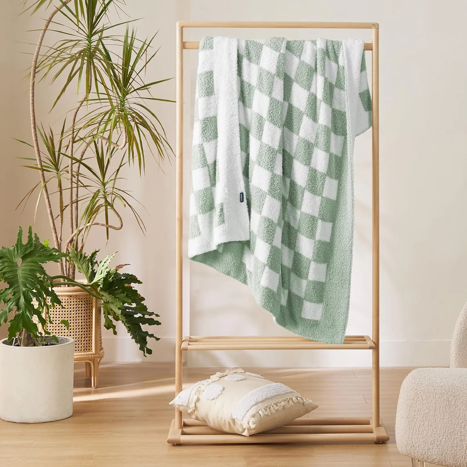 Bedsure Checkered Throw Blanket for Couch - Super Soft, Cozy & Warm Knit Blanket, Breathable, Lightweight & Fluffy for Bed & Sofa, Checkered Green, 50x60 Inches