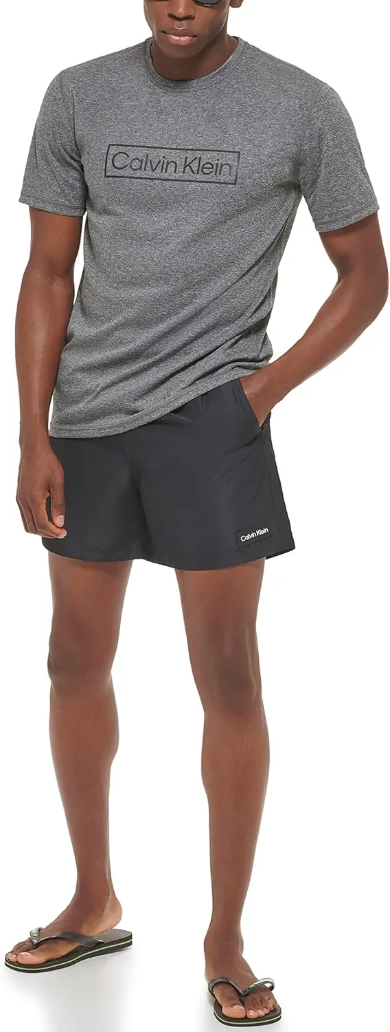 Calvin Klein Men's Standard Light Weight Quick Dry Short Sleeve 40  UPF Protection Active Top