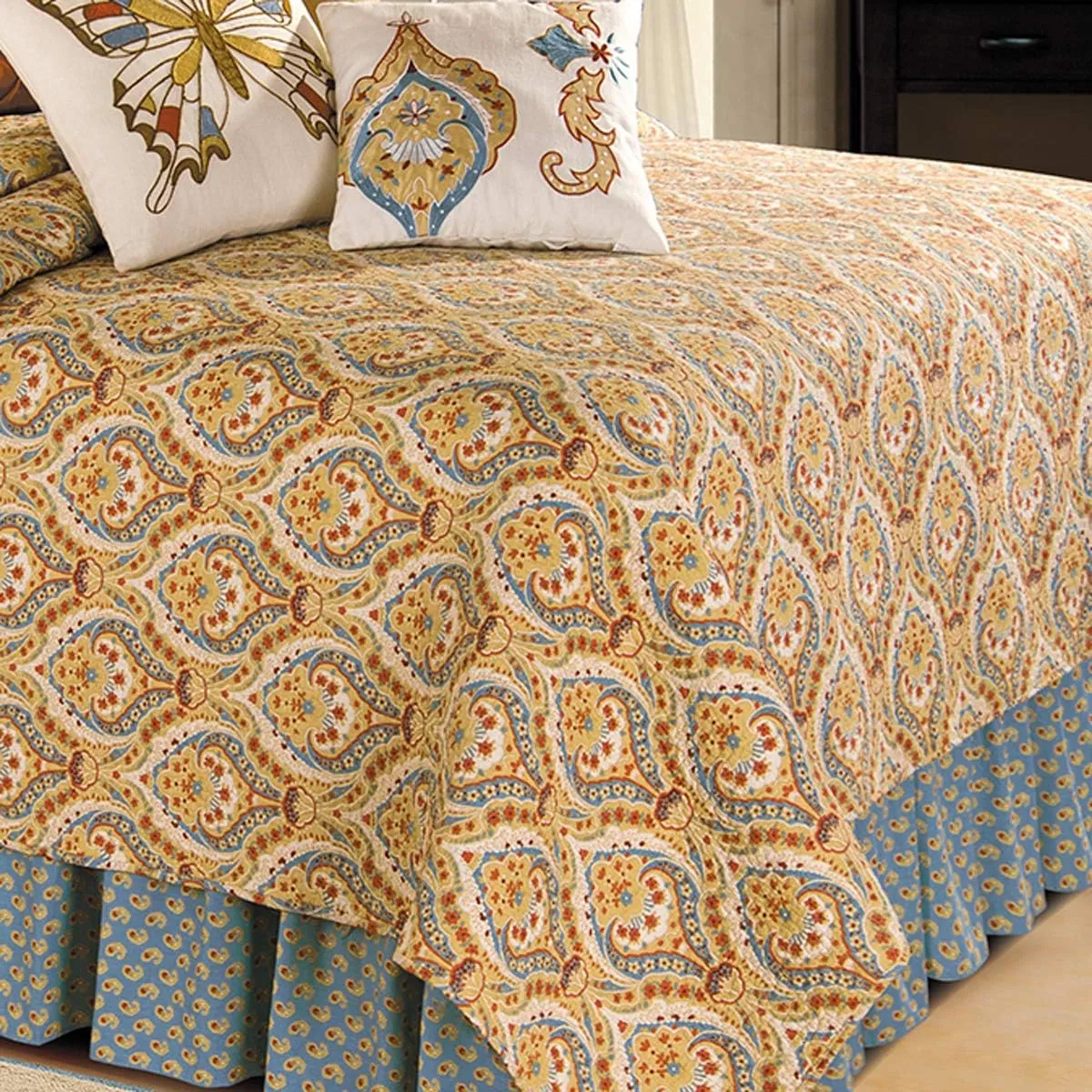 C&F Home Mandalay Tan Brown Blue Damask King Quilt 100% Cotton Lightweight Machine Washable Reversible Bedspread Coverlet King Tan