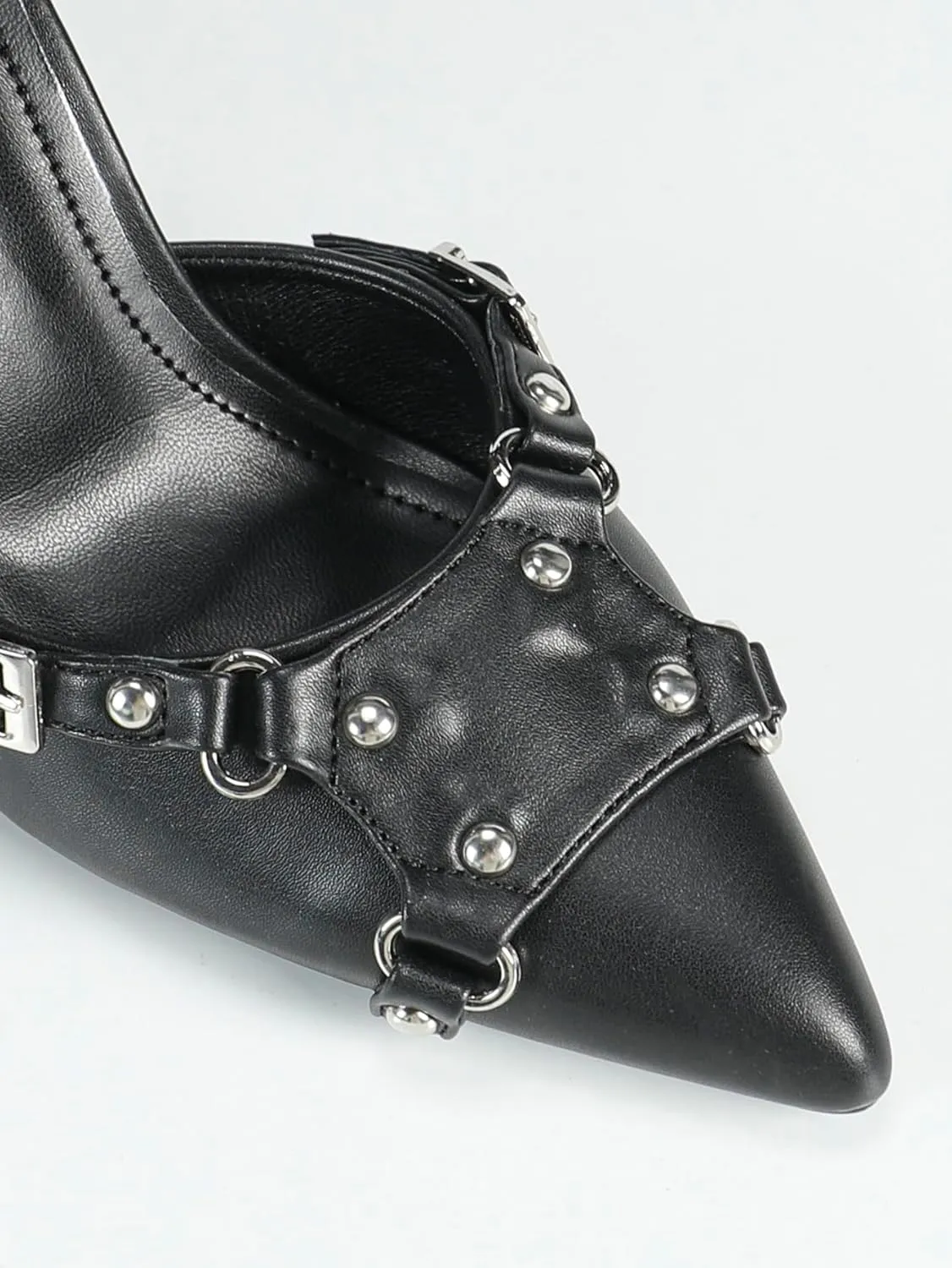 Edgy Punk Black Closed-Toe Pumps for Women – 2025 Trendy Strappy High Heels with Metal Buckles, Adjustable Ankle Strap & Rivet Details for Parties, Fashion Events, and Punk Style Outfits