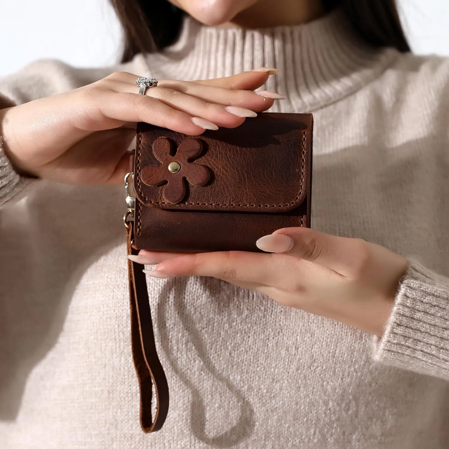 Genuine Leather Handmade Wallet for Women Cute Handstitched Zipper Coin Purse Money Credit Card Holder Wristlet Mini Pouch