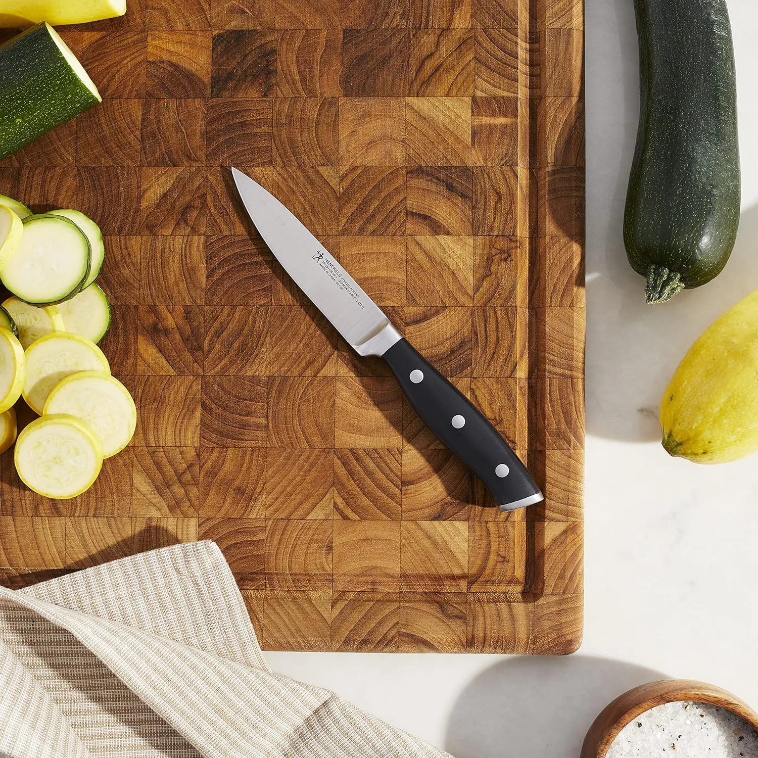 HENCKELS Forged Accent Razor-Sharp 3.5-inch Paring Knife, German Engineered Informed by 100  Years of Mastery, Black