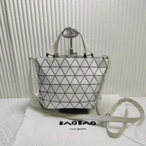 Issey Miyake Bao Bao Crossbody Bag 12123674 White Geometric