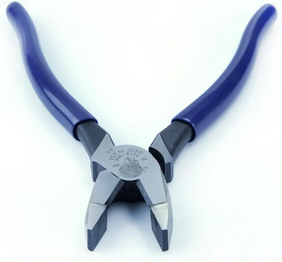 Klein Tools 80020 Plier Set with Lineman's Pliers, Diagonal Cutters, and Needle Nose Pliers, Made in USA with Induction Hardened Knives, 3-Piece