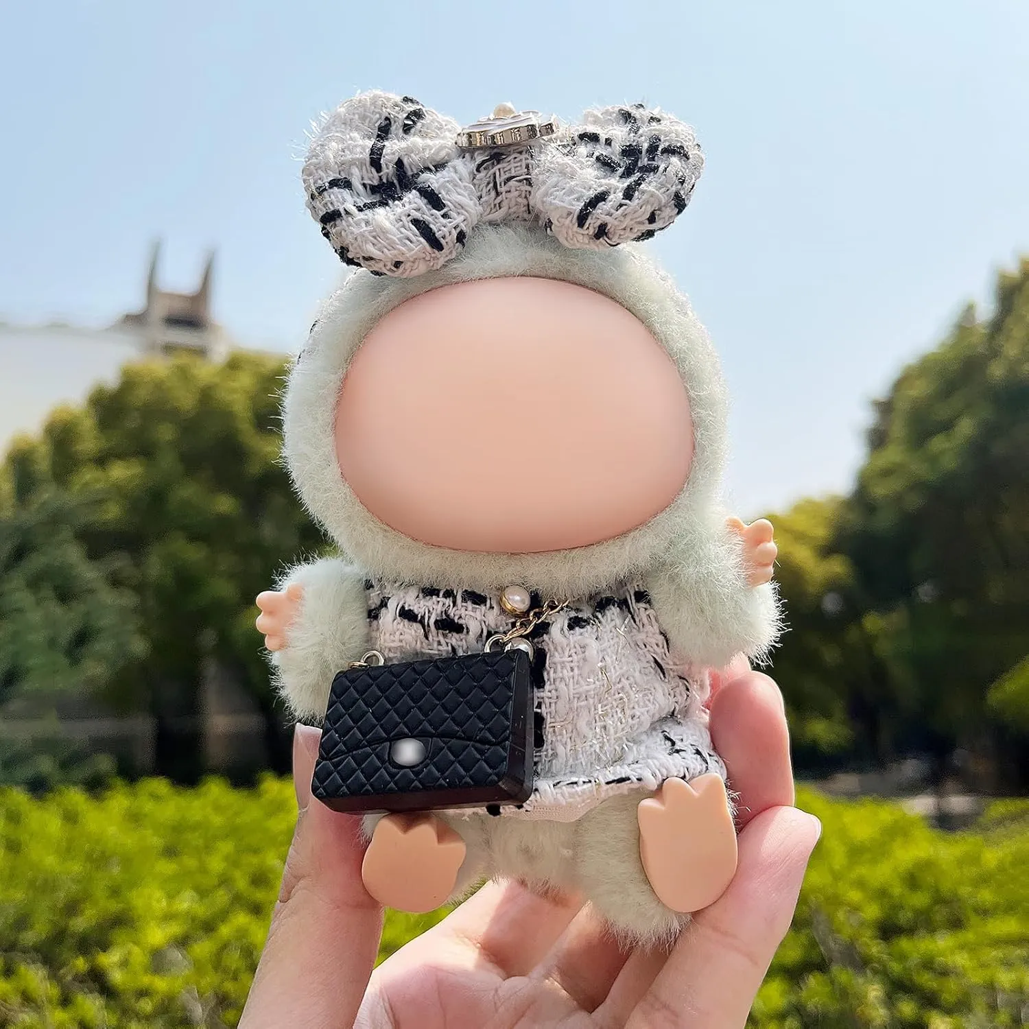 Labubu Clothes – Classic Checkered Chic Set for 17cm Labubu Doll, Featuring a White and Black Checked Dress, Bow Headpiece, and Stylish Black Mini Bag – Doll Not Included