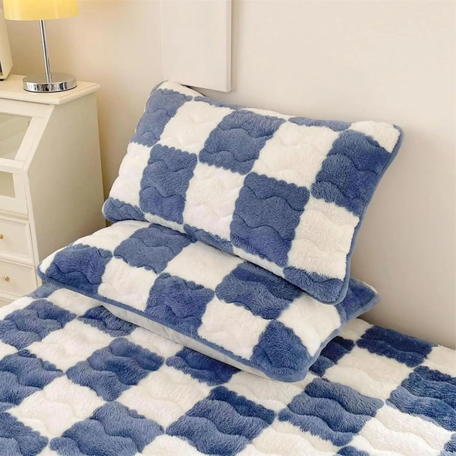 Milk Velvet Sheets,Milk Velvet Checkered Bedding Fitted Sheet Mattress Cover,Lyvara Luxury Mattress Covers,Waterproof Soft Jacquard Fabric Breathable Noiseless (B,Twin)