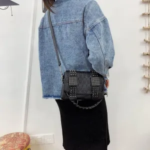 Rivet Crossbody Tote Bags for Women Skull Punk Faux Leather Hobo Rivet Bag with Multi Pockets and Studs Design Trendy Punk Rivet Shoulder Bag Work Boston Bag, Black