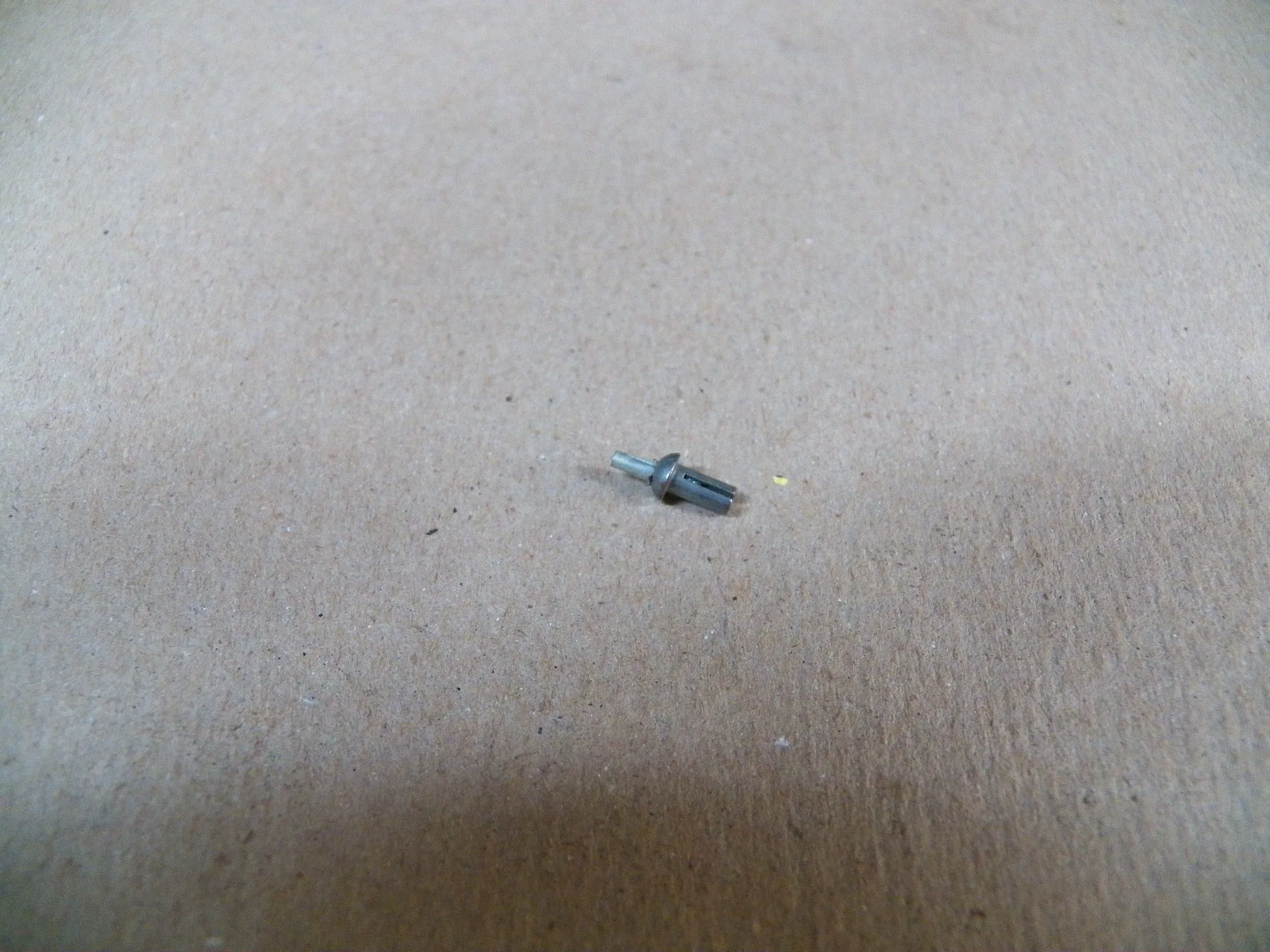 stihl chainsaw rivet 9440 069 1250 new (st-207)